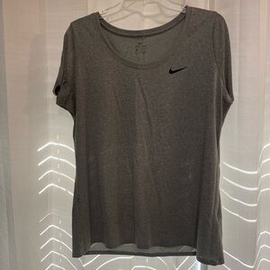 Nike Dri Fit Gray Shirt Short Sleeve Women’s XL Extra Large